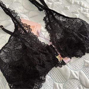 Savage x Fenty lace bralette- NWT